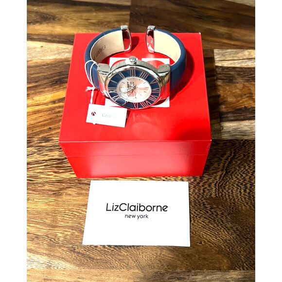 Liz Claiborne New York Cowhide Band Watch New - Picture 4 of 4